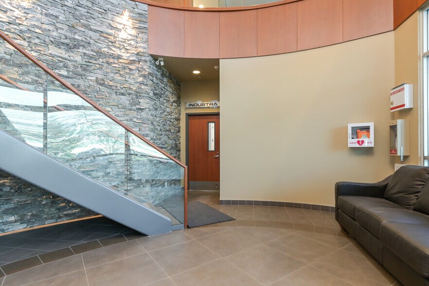 More Photos Of 17650 66A Ave, Surrey Office For Lease