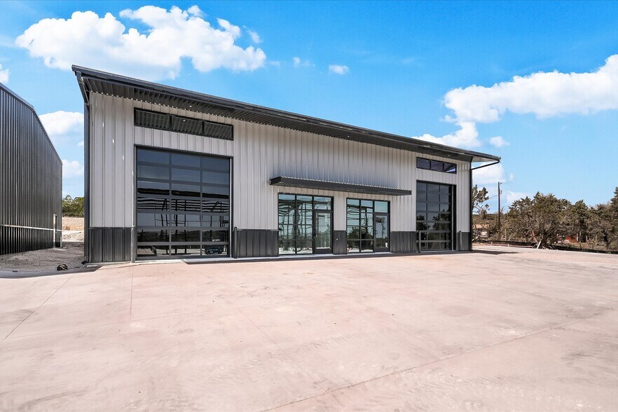 More Photos Of 451 Farrell Rd, Dripping Springs Light Distribution For Sale