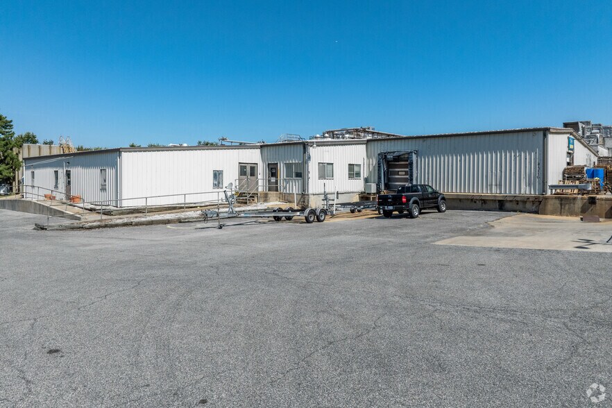 Primary Photo Of 1350 Bloomingdale Rd, Queenstown Warehouse For Sale
