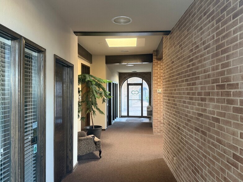 More Photos Of 4430 NW 50th St, Oklahoma City Office For Sale