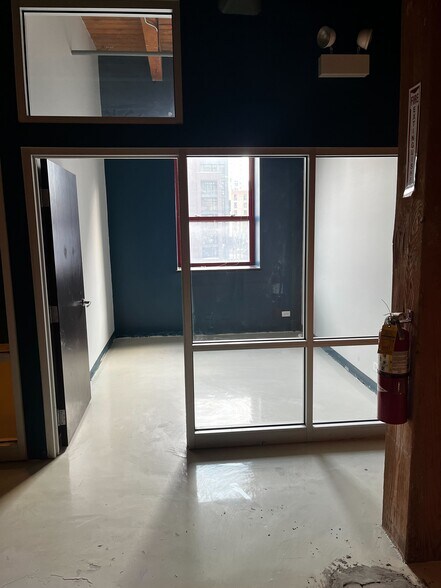 More Photos Of 409 W Huron St, Chicago Loft Creative Space For Lease