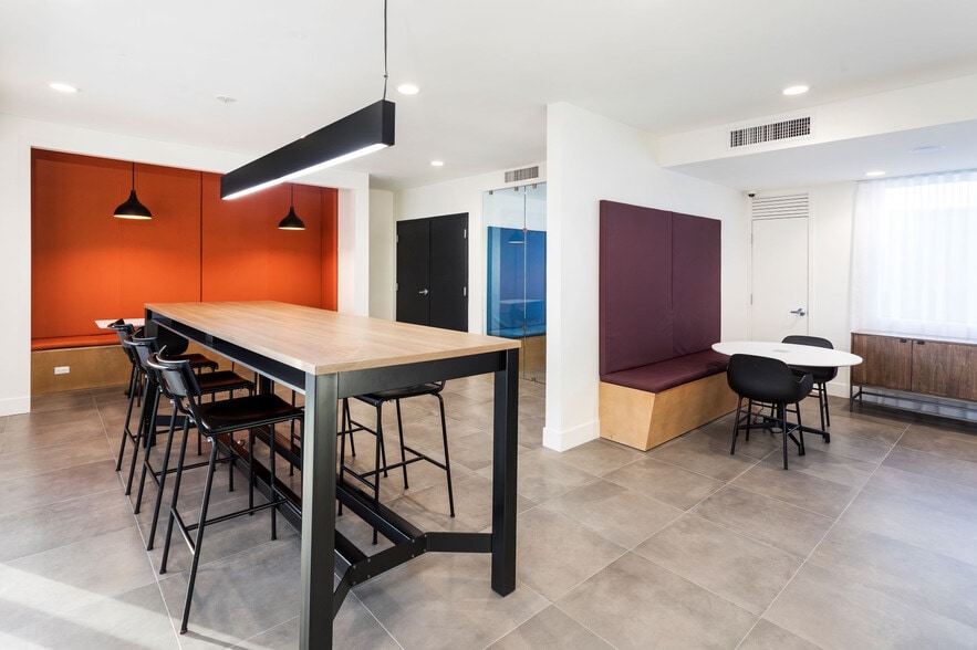More Photos Of 11049 Magnolia Blvd, North Hollywood Apartments For Lease
