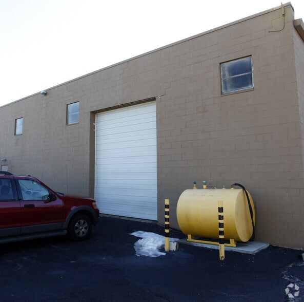 More Photos Of 1114-1120 Crown Point Rd, Westville Distribution For Lease