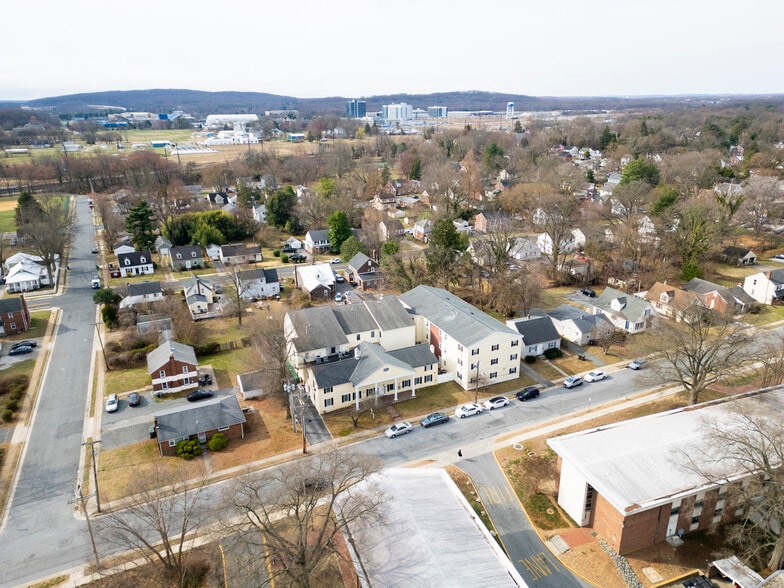 More Photos Of 153 Courtney St, Newark Apartments For Sale