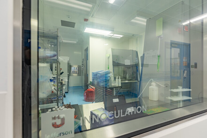 More Photos Of 727 Norristown Rd, Lower Gwynedd Research And Development For Lease