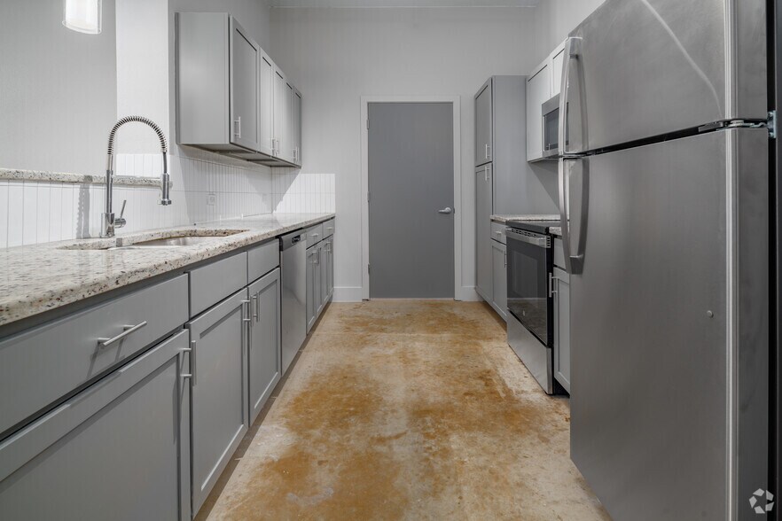 More Photos Of 100 N Santa Rosa St, San Antonio Apartments For Lease