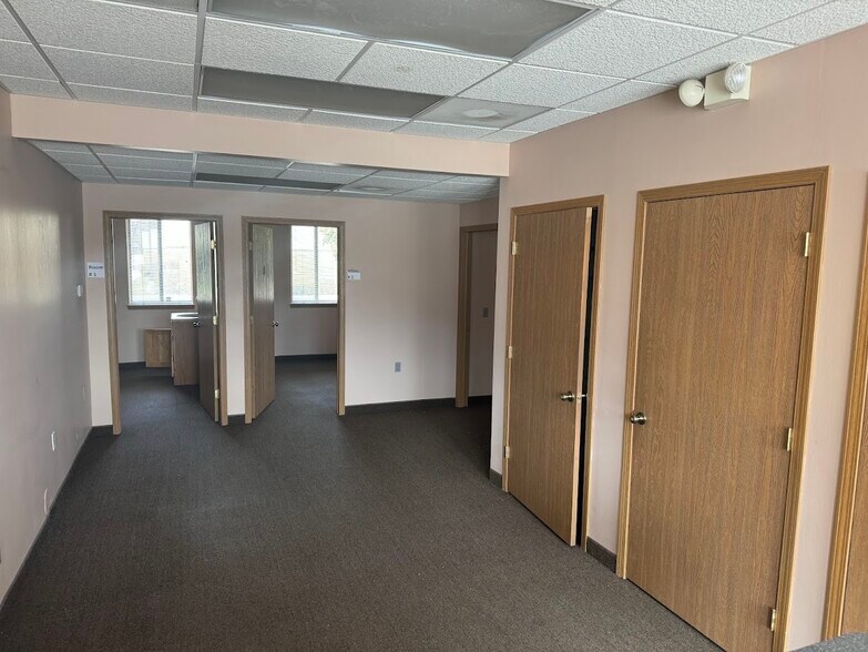 More Photos Of 36385-36405 Harper Ave, Clinton Township Medical For Lease