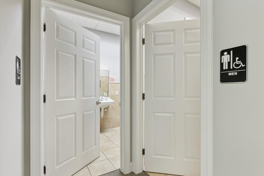 More Photos Of 1105 Bethlehem Pike, Sellersville Medical For Sale