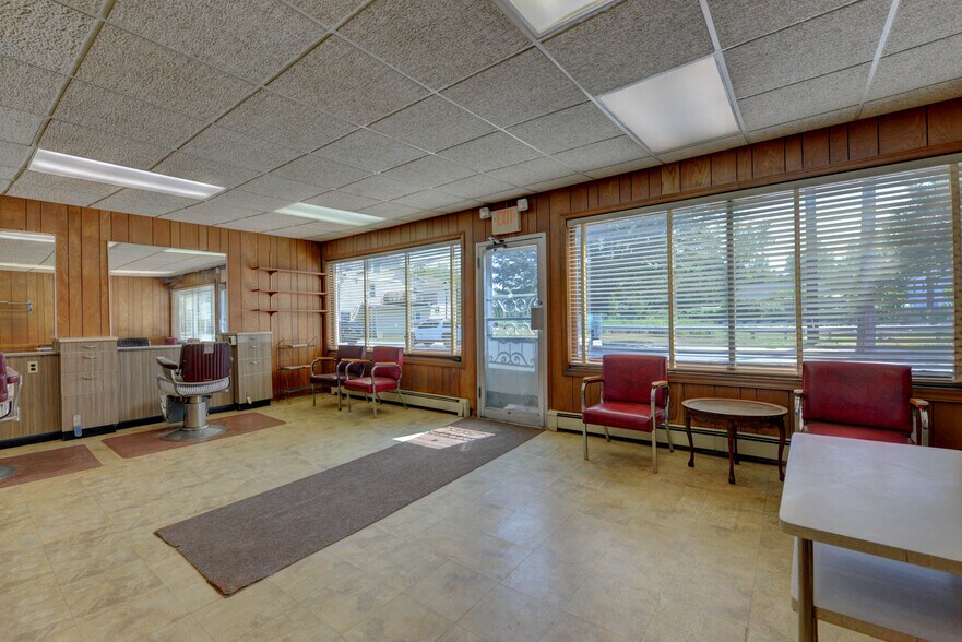 More Photos Of 120 Newark Pompton Tpke, Pequannock Storefront Retail Residential For Sale