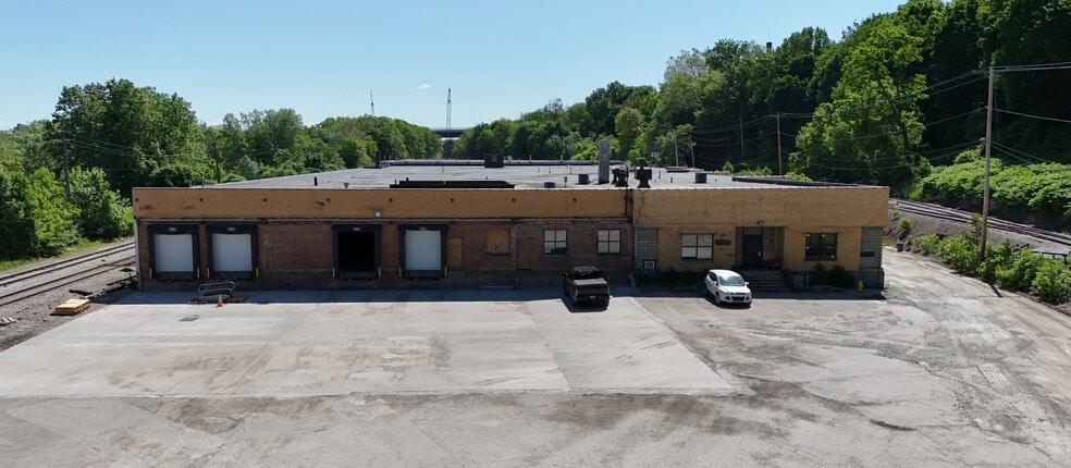 More Photos Of 131 N Summit St, Akron Warehouse For Lease