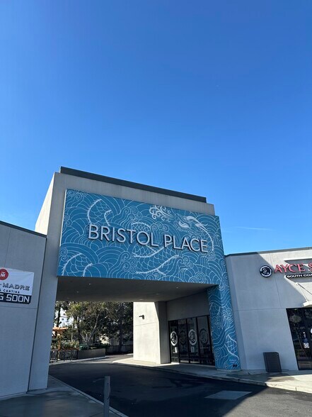 More Photos Of 3370-3400 S Bristol St, Santa Ana Freestanding For Lease