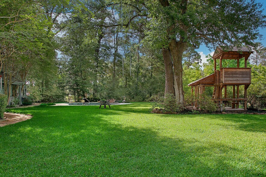 More Photos Of 15598 Bedford Ln, Conroe Specialty For Sale