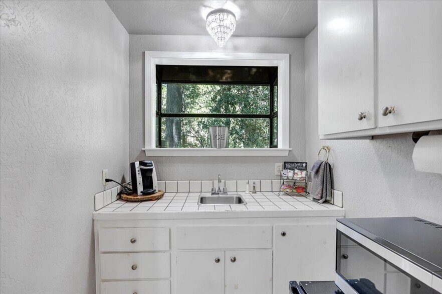 More Photos Of 22732 Middle Camp rd, Sonora Hotel For Sale