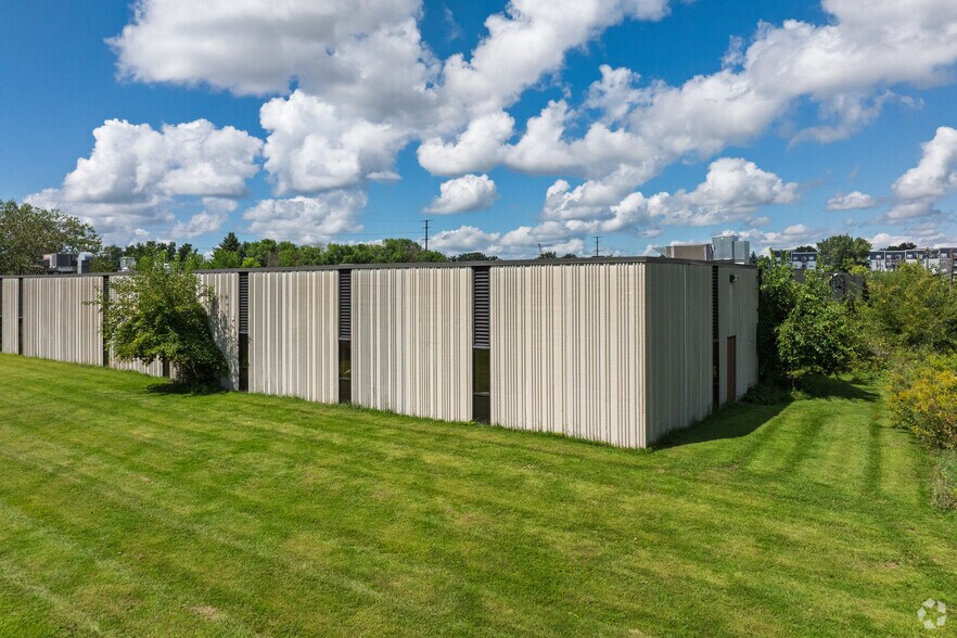 More Photos Of 3560 Hoffman Rd E, Vadnais Heights Light Manufacturing For Sale