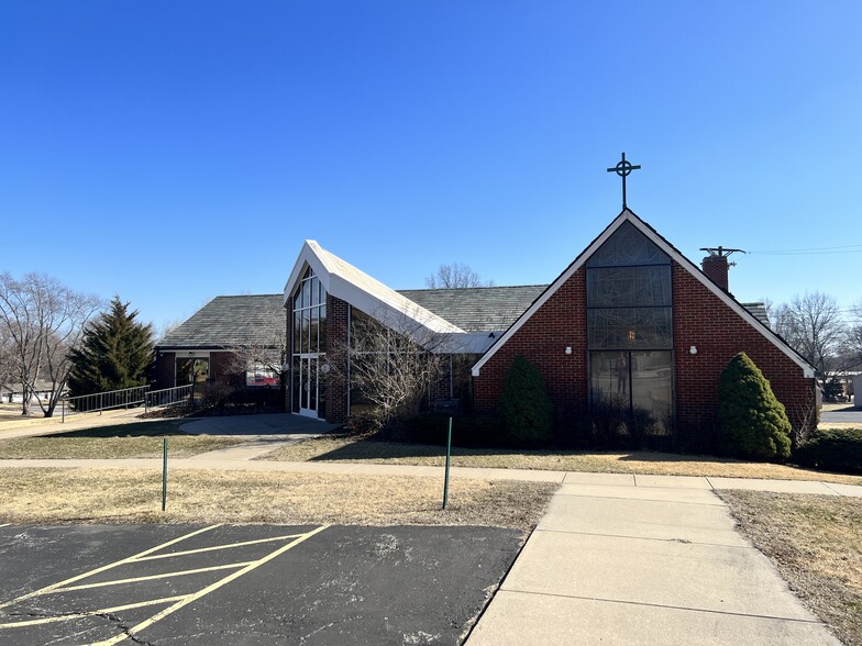 More Photos Of 5757 Blue Ridge Blvd, Raytown Religious Facility For Sale