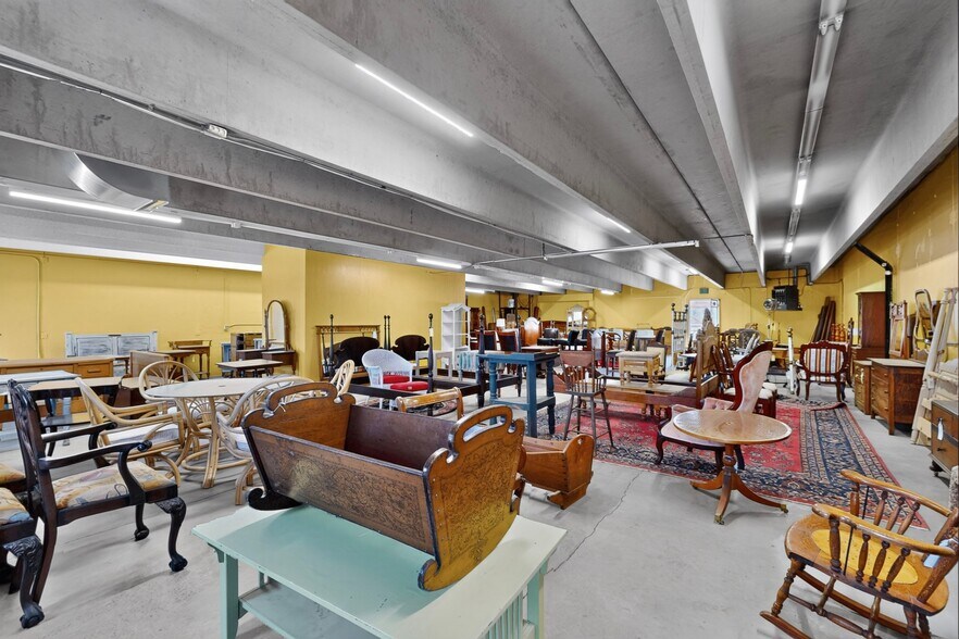 More Photos Of 2906 4th St NW, Albuquerque Warehouse For Sale