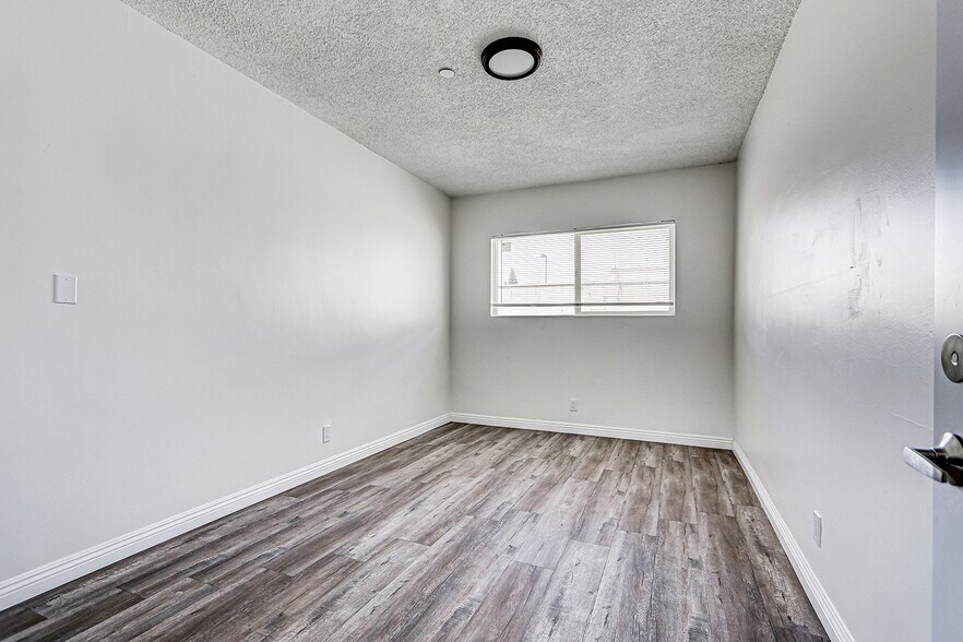 More Photos Of 2018 E La Palma Ave, Anaheim Apartments For Lease