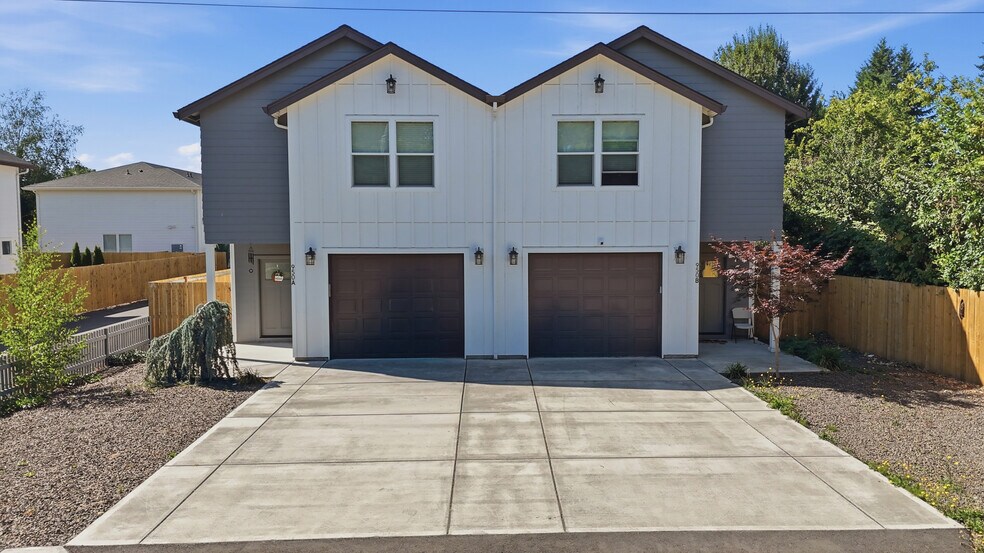 More Photos Of , Kelso Multifamily For Sale