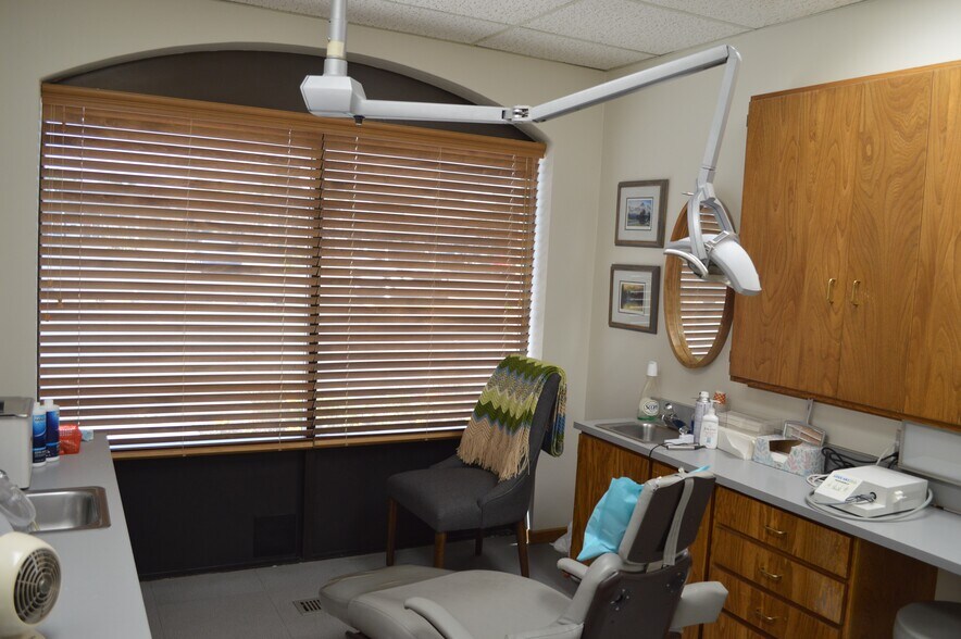 More Photos Of 9455 S Union Sq, Sandy Storefront Retail Office For Sale