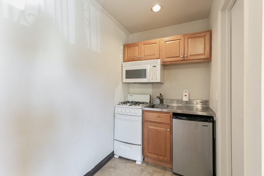More Photos Of 901 Jasmine St, Denver Apartments For Sale