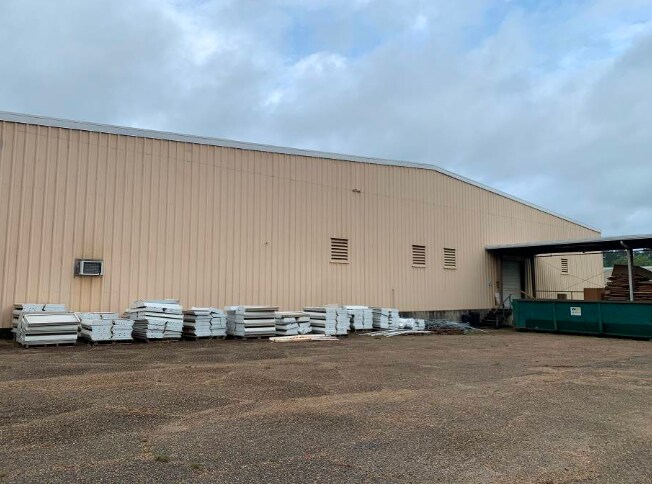 More Photos Of 1024 Highpoint Rd, Summit Distribution For Sale