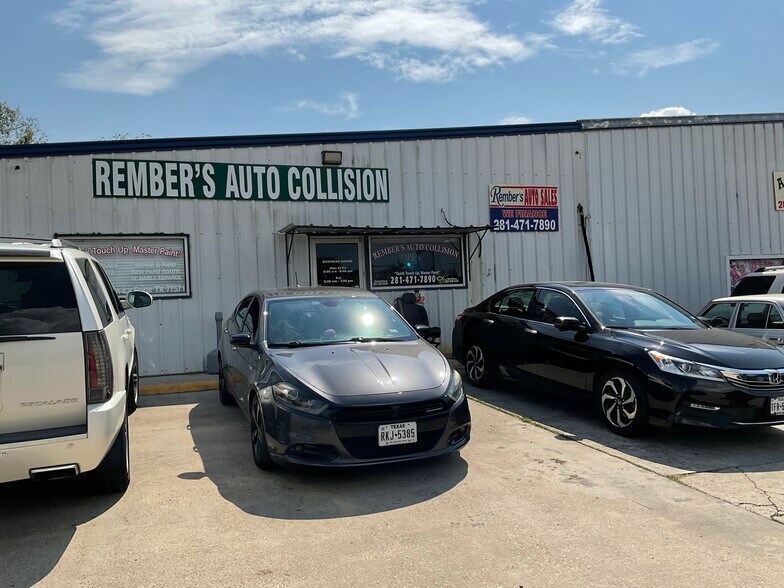 More Photos Of 1517 W Main St, La Porte Auto Repair For Sale