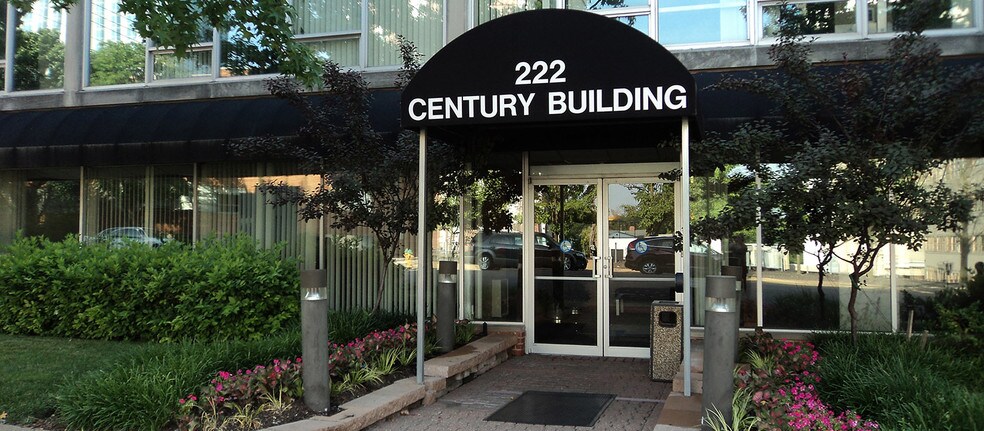 More Photos Of 222 S Meramec Ave, Clayton Office For Lease