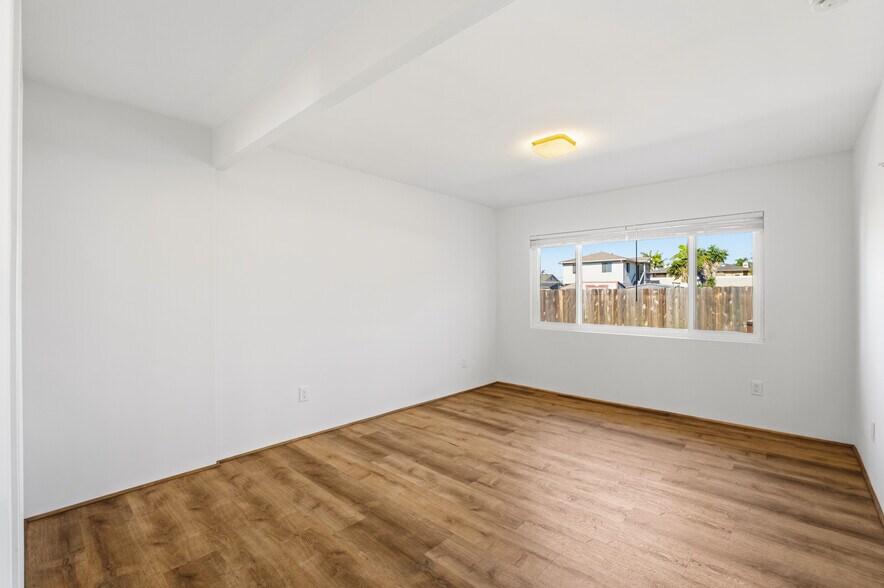 More Photos Of 2652 Jefferson St, Carlsbad Apartments For Sale