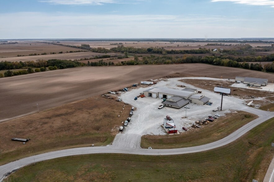 More Photos Of 25137 Outer Road 27, Wayland Auto Repair For Lease