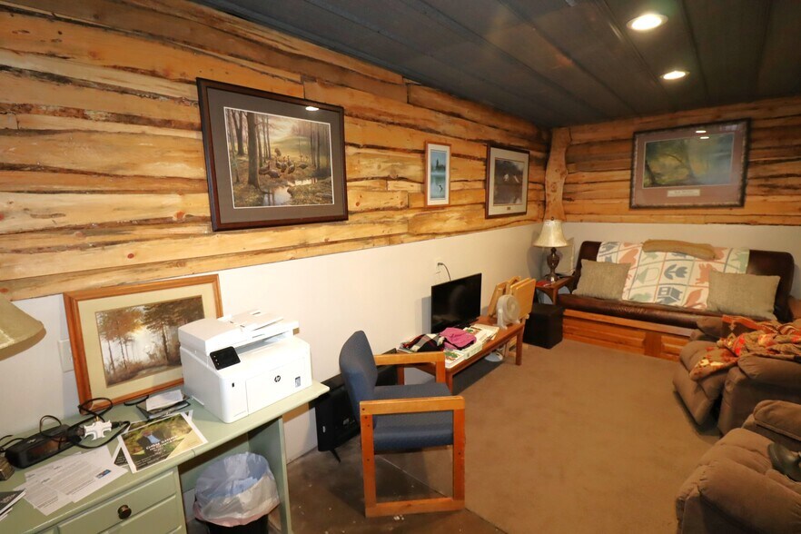 More Photos Of 3600 Ellis Ave, Ashland Flex For Sale