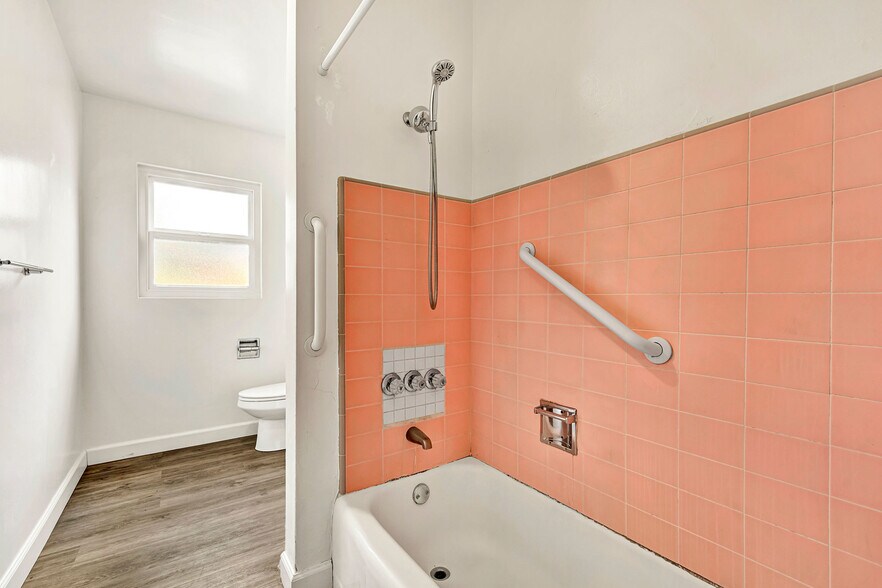 More Photos Of 330 9th St, Del Mar Apartments For Sale