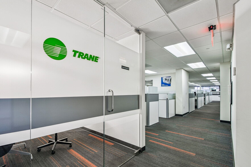More Photos Of 902 N Himes Ave, Tampa Office For Lease