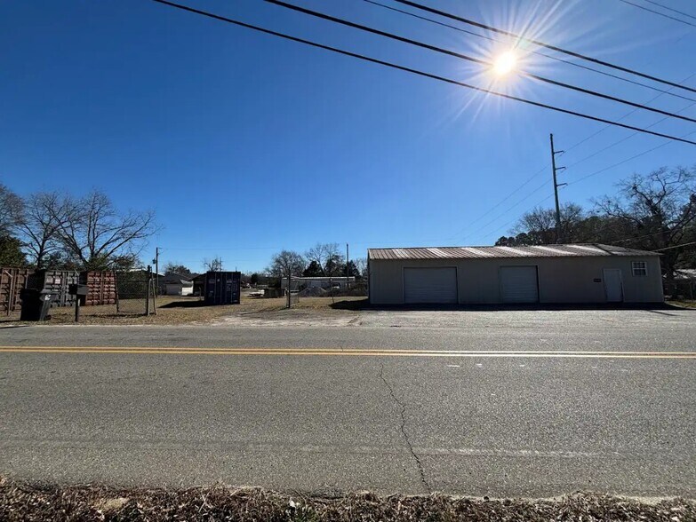 More Photos Of 262 Ash St, Cochran Warehouse For Sale