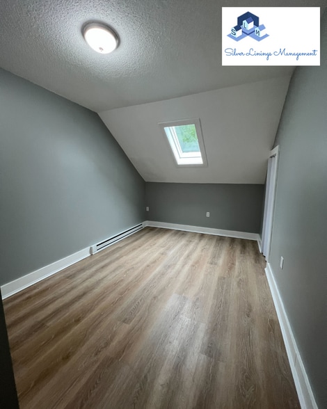 More Photos Of 34 Marshall St, Putnam Apartments For Sale