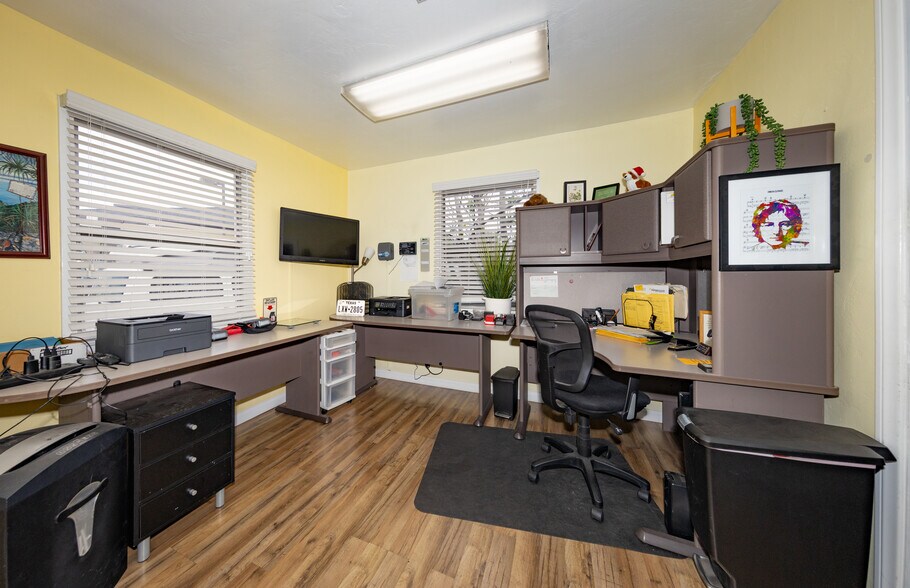 More Photos Of 31650 Dunlap Blvd, Yucaipa Office For Sale