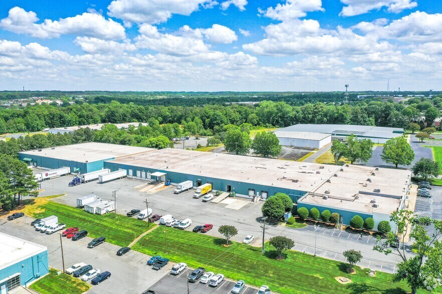 More Photos Of 9517 Monroe Rd, Charlotte Light Distribution For Lease