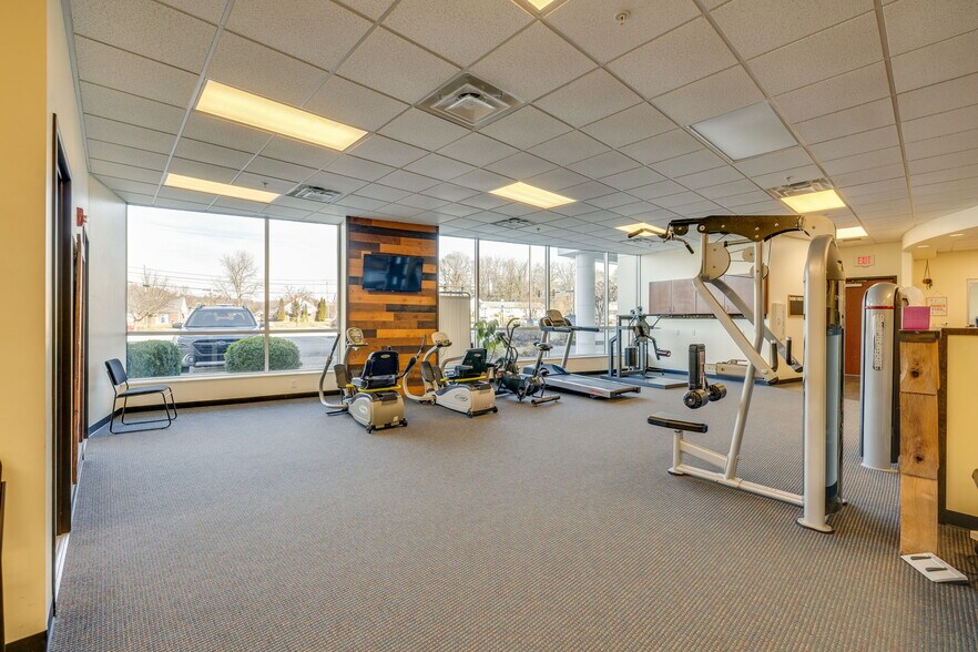 More Photos Of 400-444 Clinchfield St, Kingsport Medical For Sale