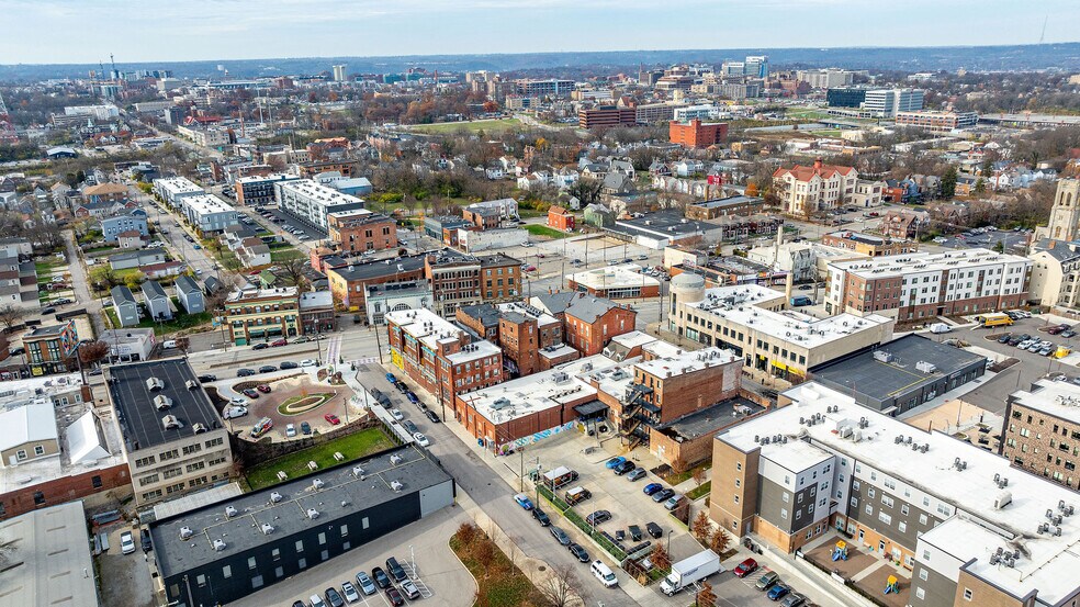 More Photos Of 925 E McMillan St, Cincinnati Storefront For Lease