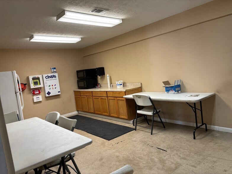More Photos Of 4181 Magnolia St, Pearland Manufacturing For Lease