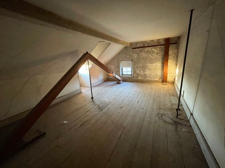 More Photos Of 298 Old Bowers Rd, Mertztown Restaurant For Sale