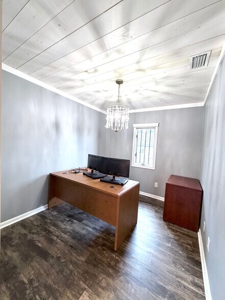 More Photos Of 902 W Lamar Alexander Pky, Maryville Freestanding For Lease