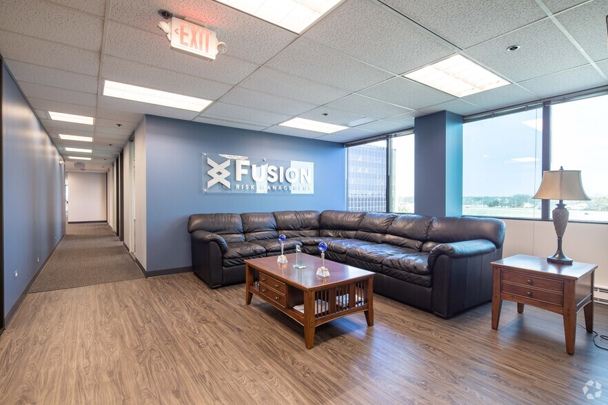 More Photos Of 3601 Algonquin Rd, Rolling Meadows Office For Lease