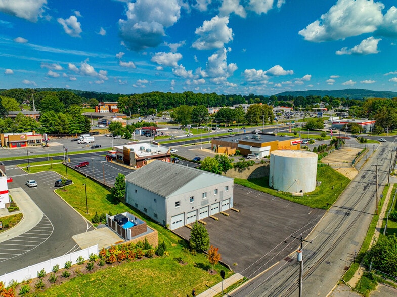 More Photos Of 543 Marshall St, Phillipsburg Light Distribution For Sale