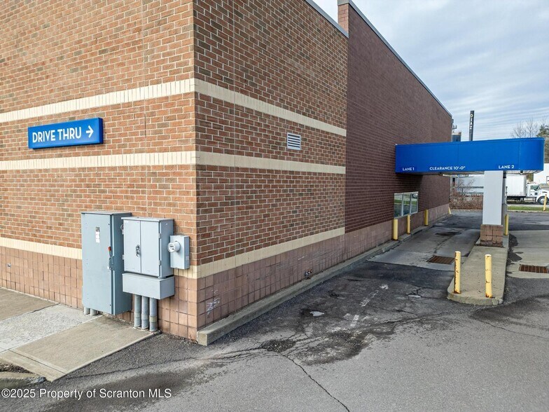 More Photos Of 801 Grow Ave, Montrose Drugstore For Lease