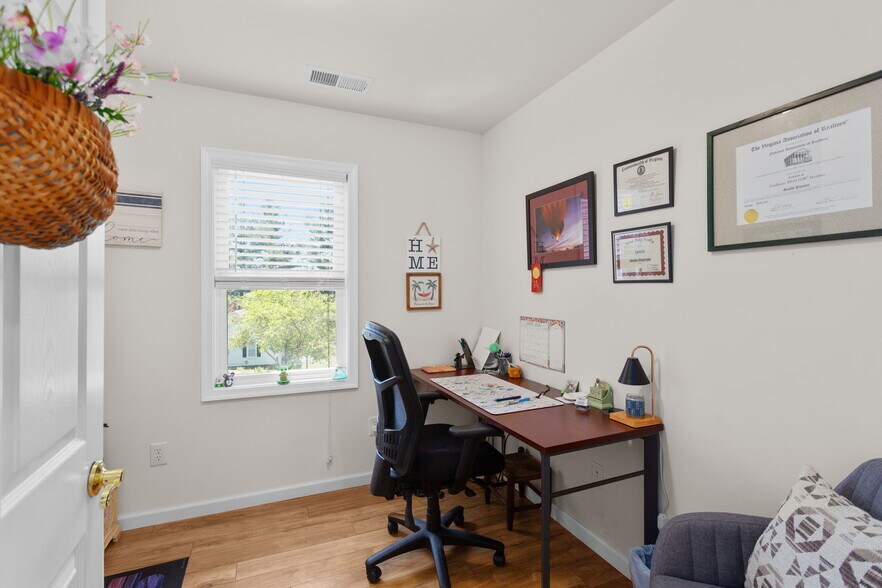More Photos Of 2352 Jefferson Hwy, Waynesboro Office For Lease