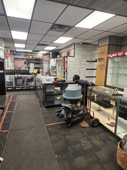 More Photos Of 3149 Kensington Ave, Philadelphia Storefront For Sale