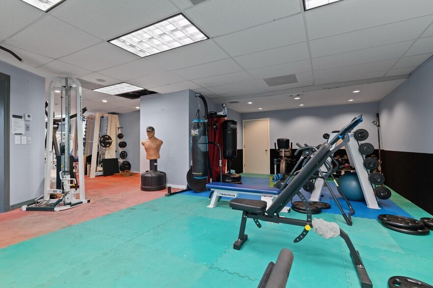More Photos Of 5021 W Nassau St, Tampa Manufacturing For Sale
