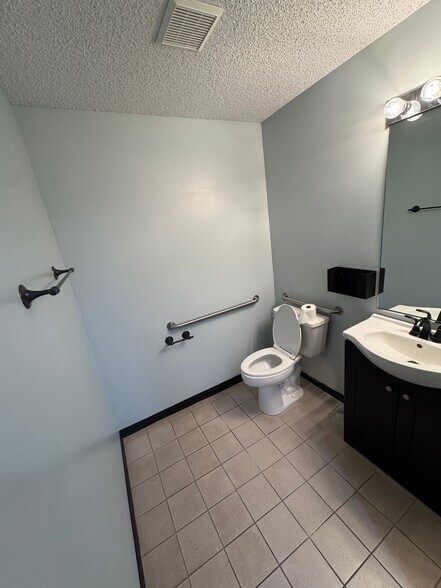 More Photos Of 1399 SE Port St Lucie Blvd, Port Saint Lucie Office For Lease