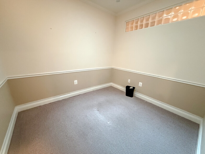 More Photos Of 89 Duke St, Prince Frederick Freestanding For Lease