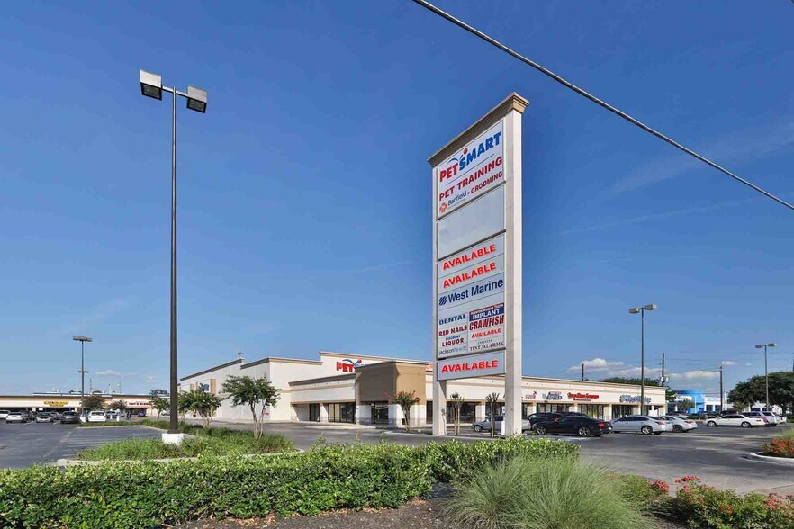 More Photos Of 132-140 FM 1960 E, Houston Freestanding For Lease